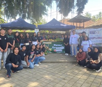 PPK Ormawa Himagrotek Held an Organic Market in Pejeng Kangin Village attended by Dozens of International Tourists